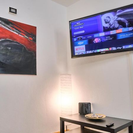 Centro-Lecco Romantico Appartamento Sul Lago Luaran gambar