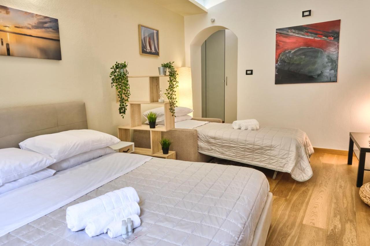 Centro-Lecco Romantico Appartamento Sul Lago Luaran gambar
