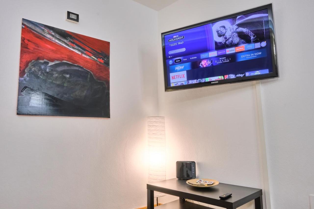 Centro-Lecco Romantico Appartamento Sul Lago Luaran gambar