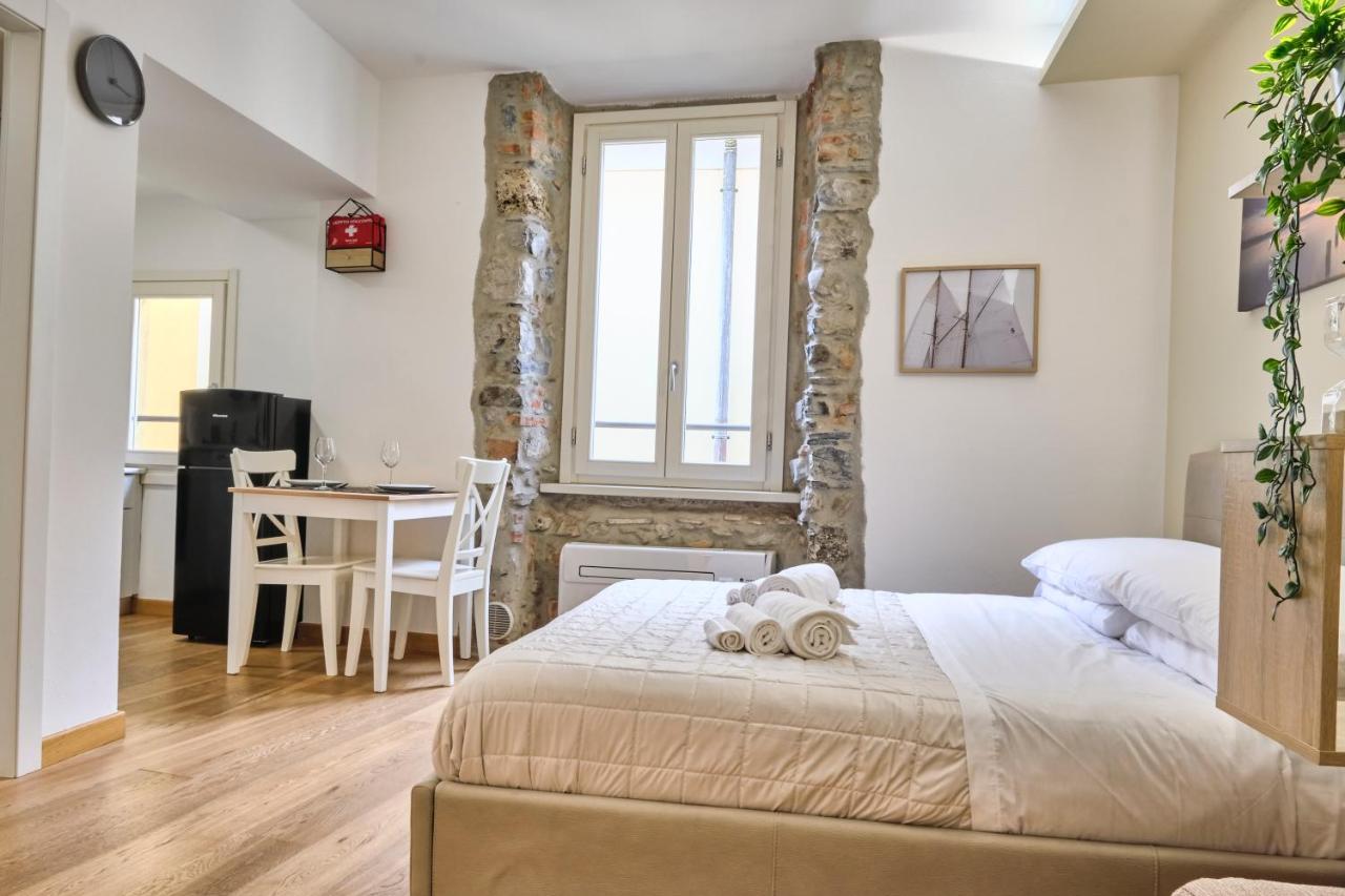 Centro-Lecco Romantico Appartamento Sul Lago Luaran gambar